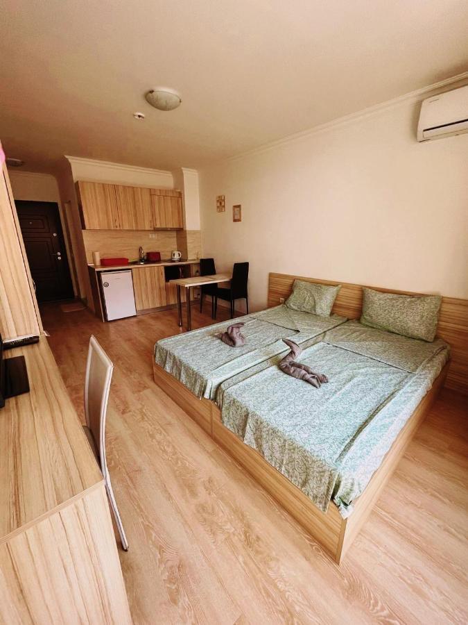 Lovely Studio Apartment On The Beach Burgas Exterior photo