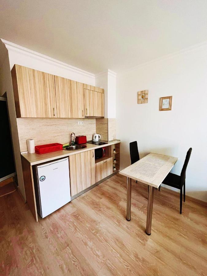 Lovely Studio Apartment On The Beach Burgas Exterior photo